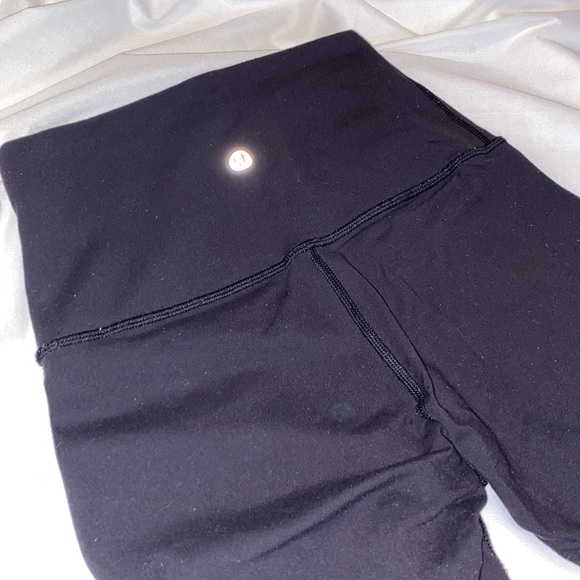LIKE NEW all black full length high rise lululemon leggings - Picture 4 of 5